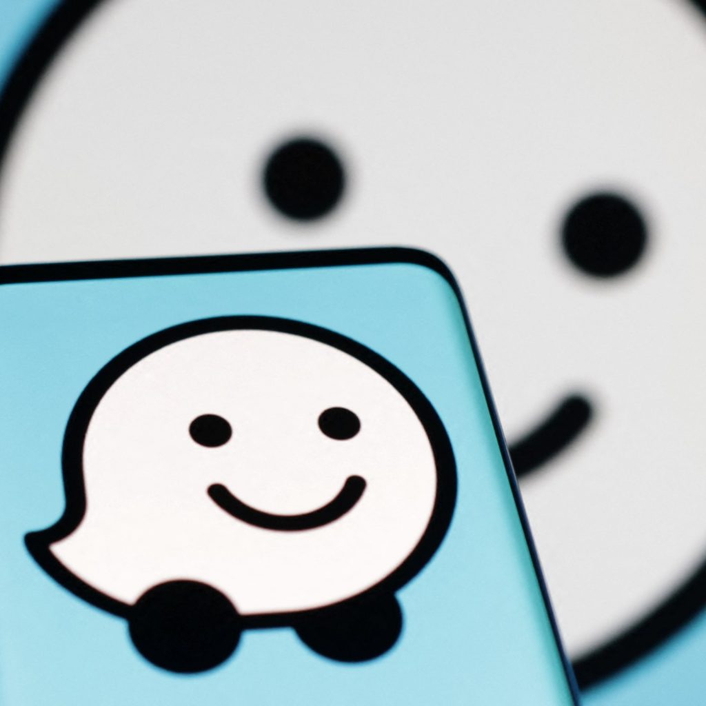 Why has Iraq decided to ban online map service Waze?