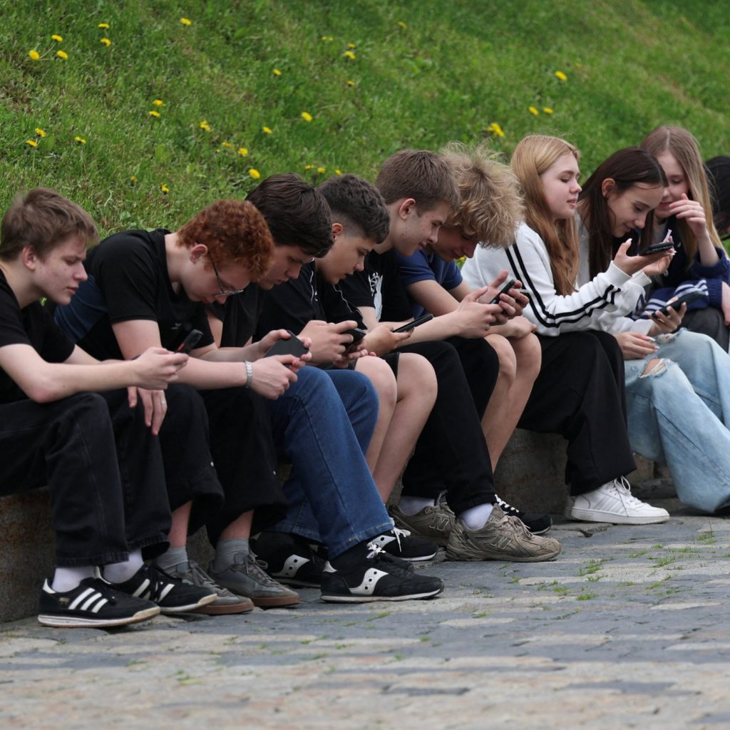 Greece joins push to ban social media for minors