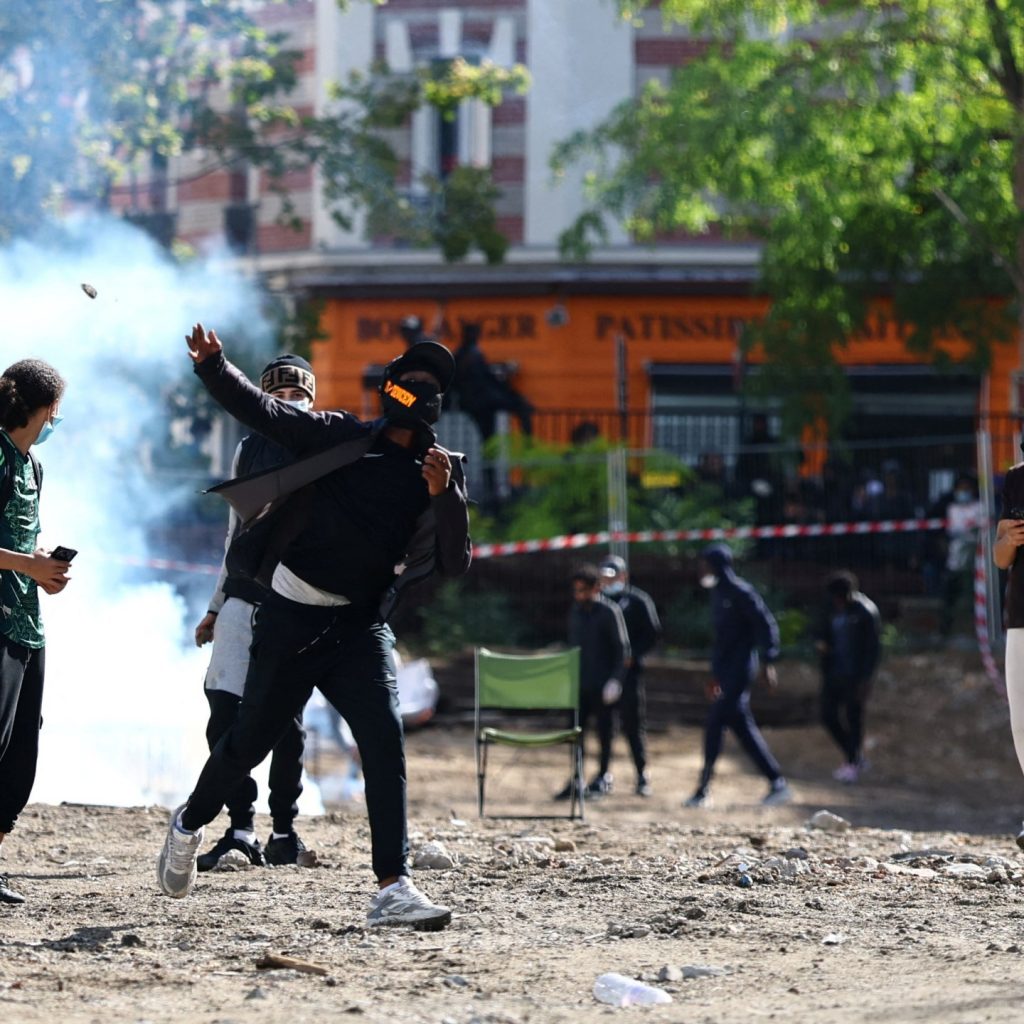 Protests shutter hundreds of French schools as violence
flares