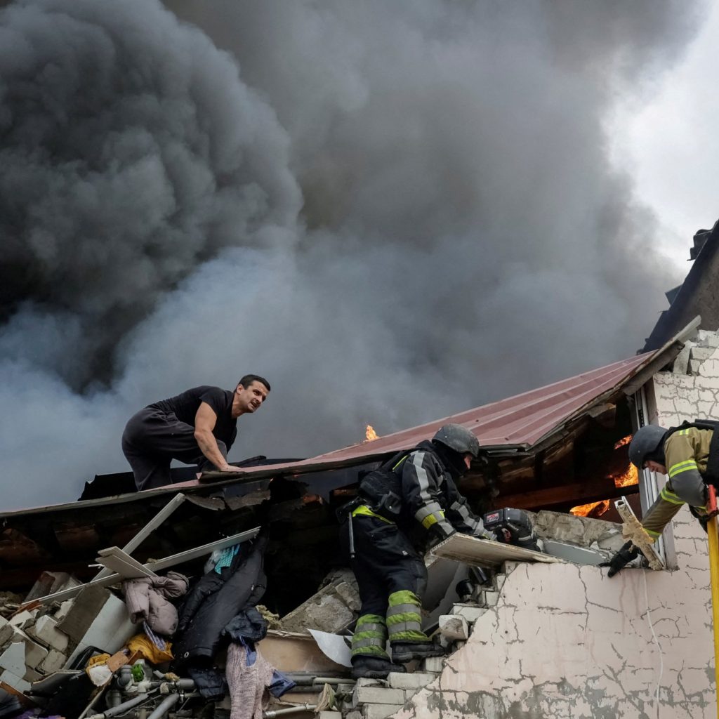 Ukraine pushes Russia back in Donetsk as military, civilian
casualties soar