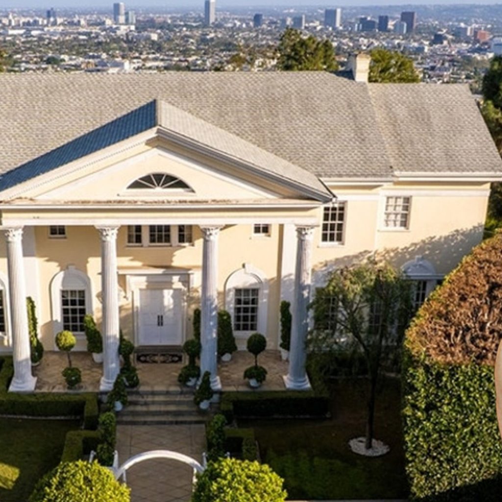 Richard Simmons’ Hollywood Hills Home Sells for $3.8
Million