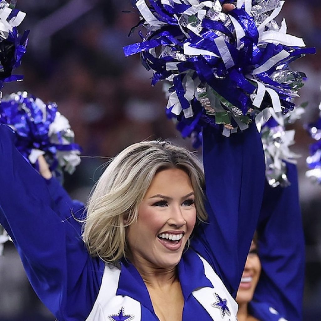 Dallas Cowboys Cheerleaders Sue My Chemical Romance Over
Uniforms