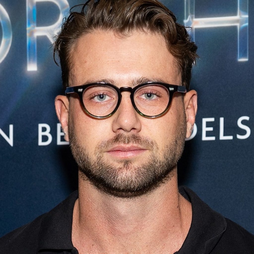 Why Harry Jowsey Says He Shouldn’t Have Done Let’s Marry
Harry Series
