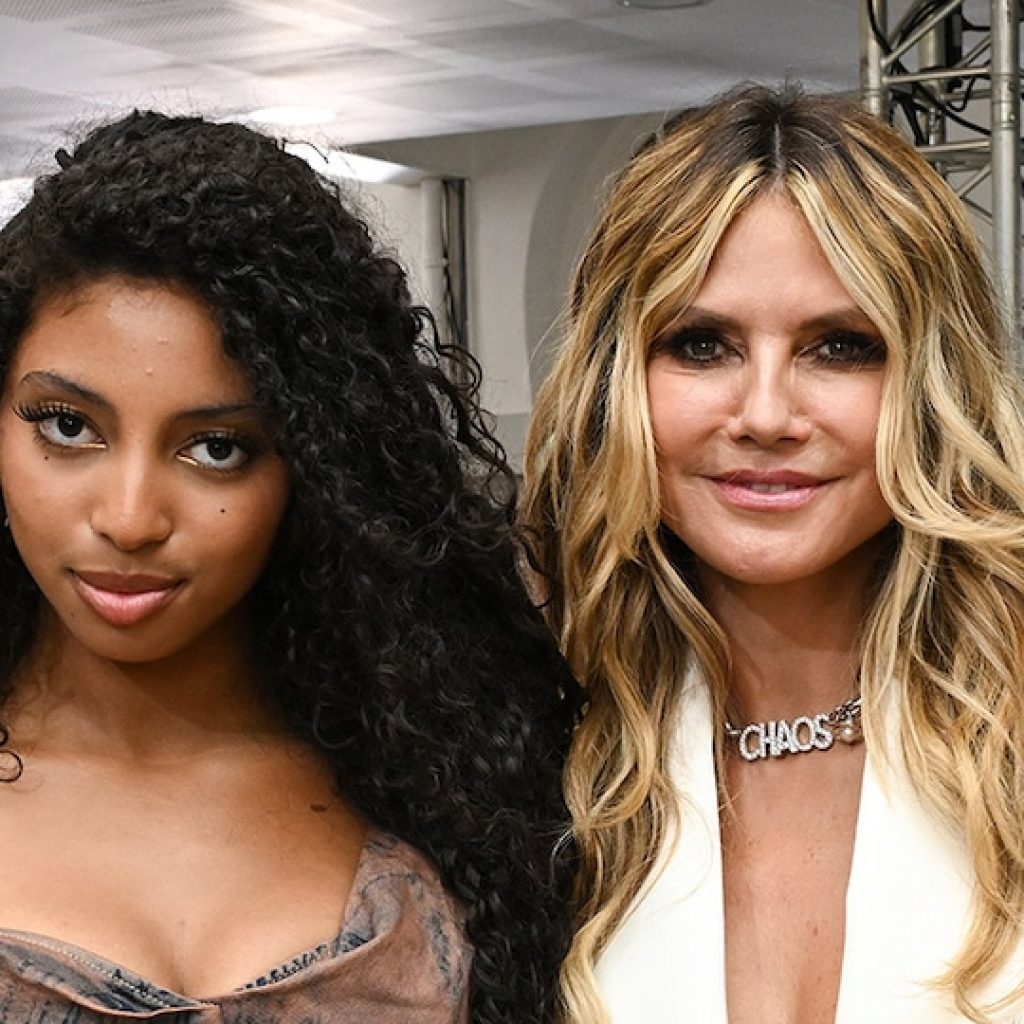 Heidi Klum & Daughter Lou, 16, Are Ultimate Duo at
Paris Fashion Week