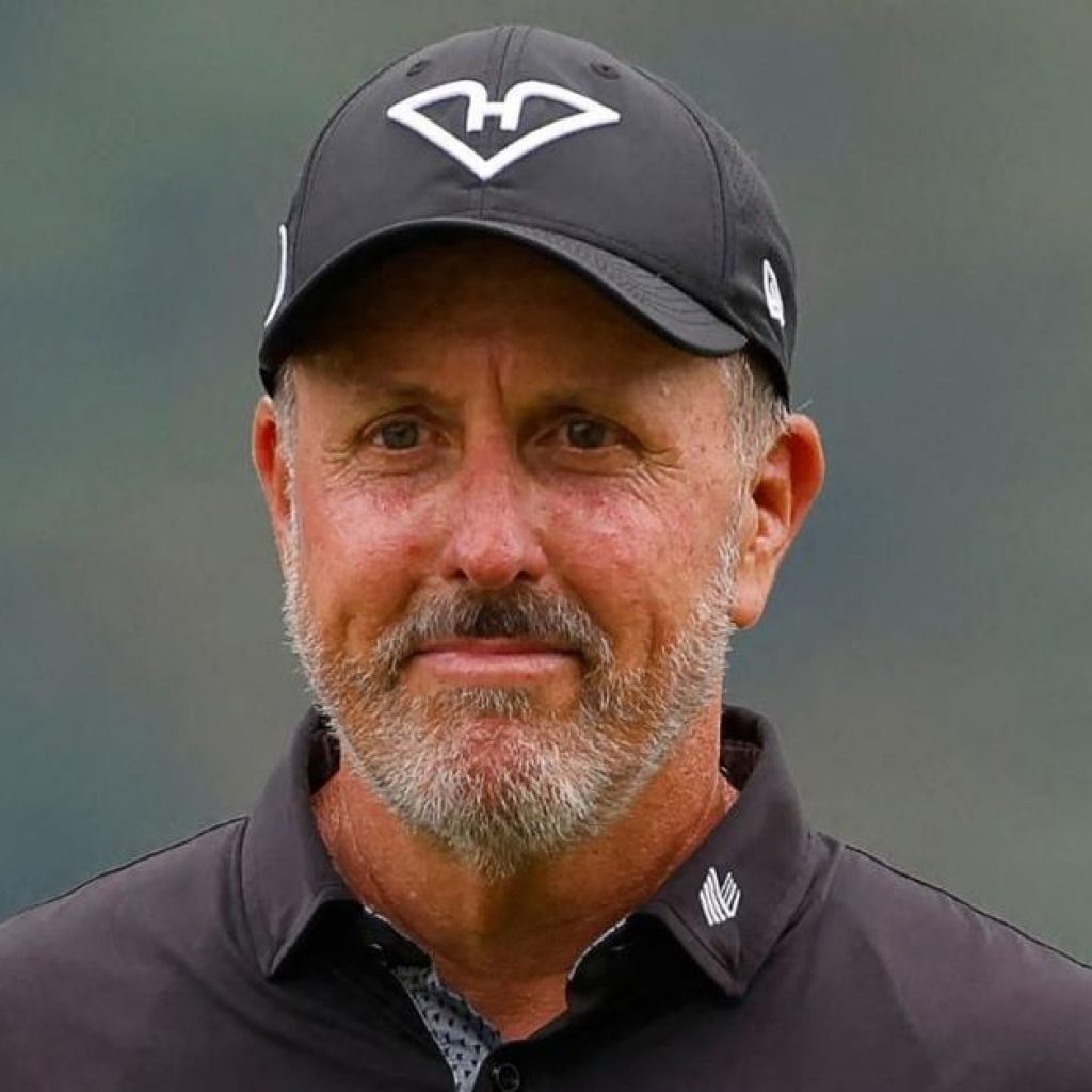 Phil Mickelson Checked into Rehab Clinic for ‘Family Trauma
and Addiction’ After Scandal-Hit Year