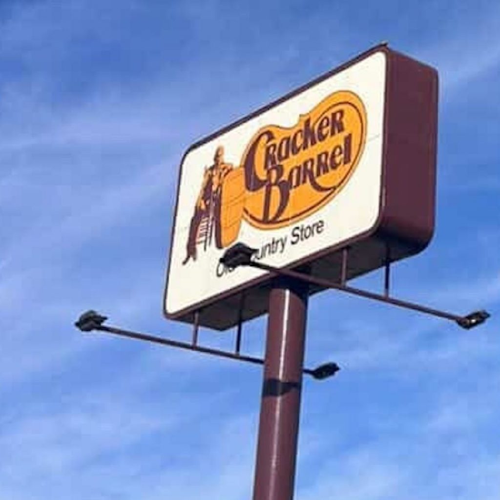 5 Restaurant Chains With the Best Meatloaf and Cornbread, According to Diners