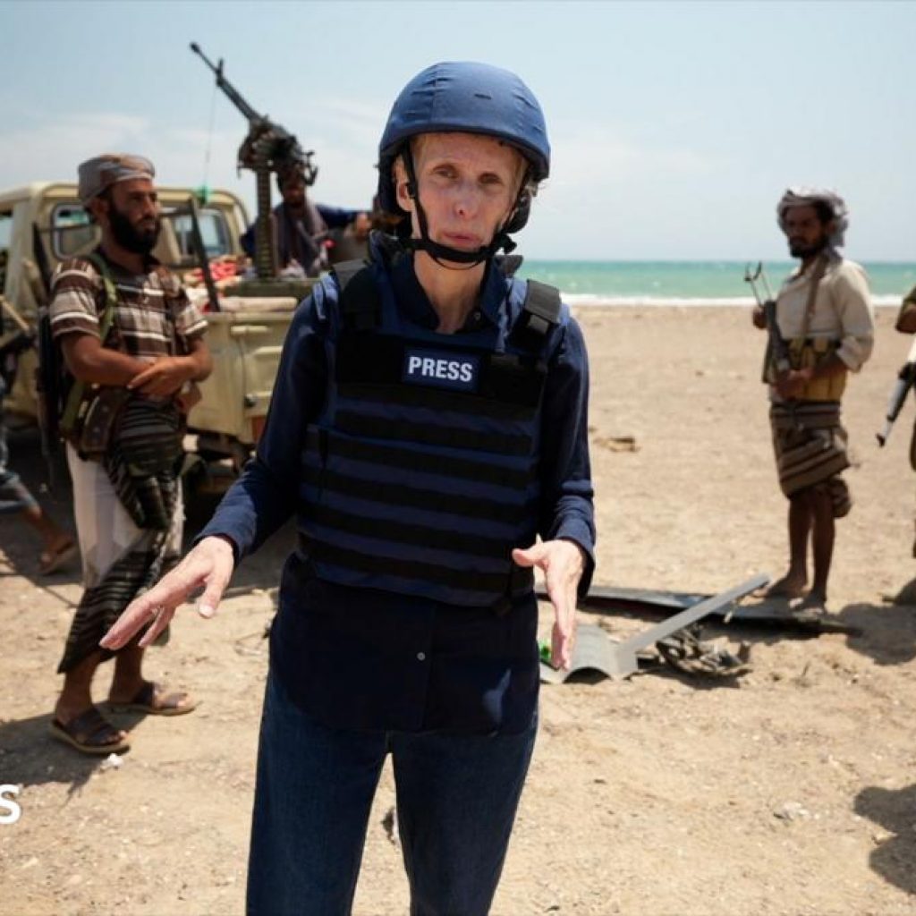 BBC’s Orla Guerin travels with Yemen’s southern national
security forces through desert battlefield