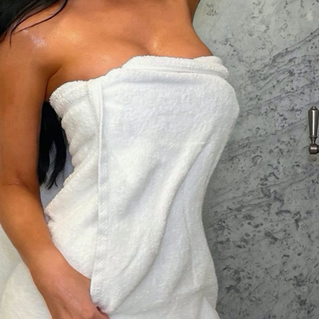Guess The Babe Wrapped In A Towel!