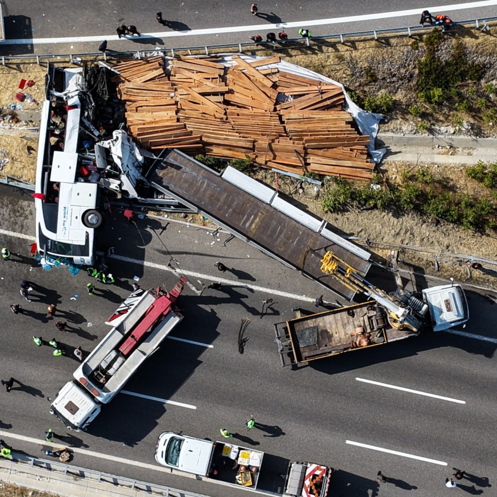 Turkiye highway crash kills 11, injures 27 after tour bus
hits truck