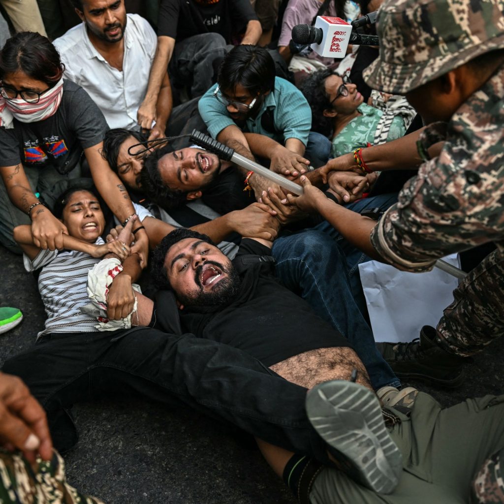 India opposition plans New Delhi protest to demand election
chief resign