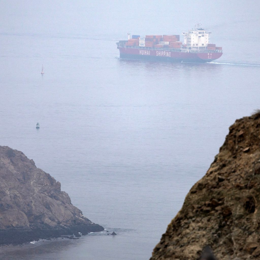 Iran war live: Tehran vows to fight until US yields as ships
sink in Hormuz