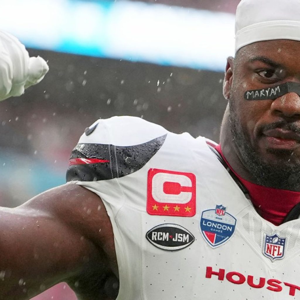 NFL’s Azeez Al-Shaair honours Palestinian children for fifth
straight week