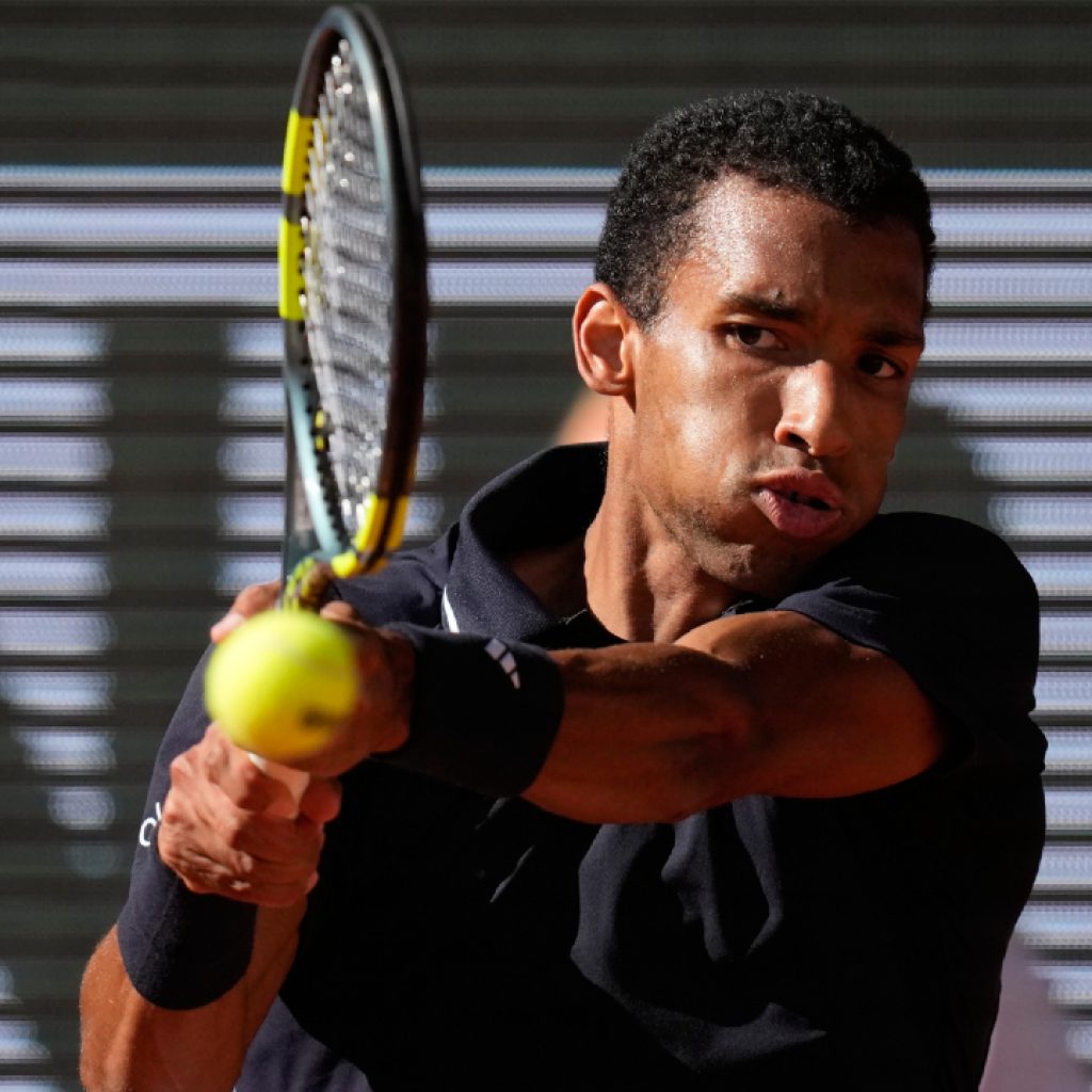 Auger-Aliassime beats Carreno Busta to reach Round of 16 at
Shanghai Masters