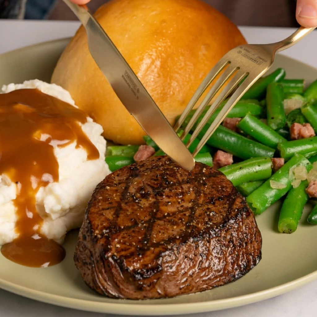 5 Buffet Chains With the Best Mashed Potatoes and Gravy, According to Diners