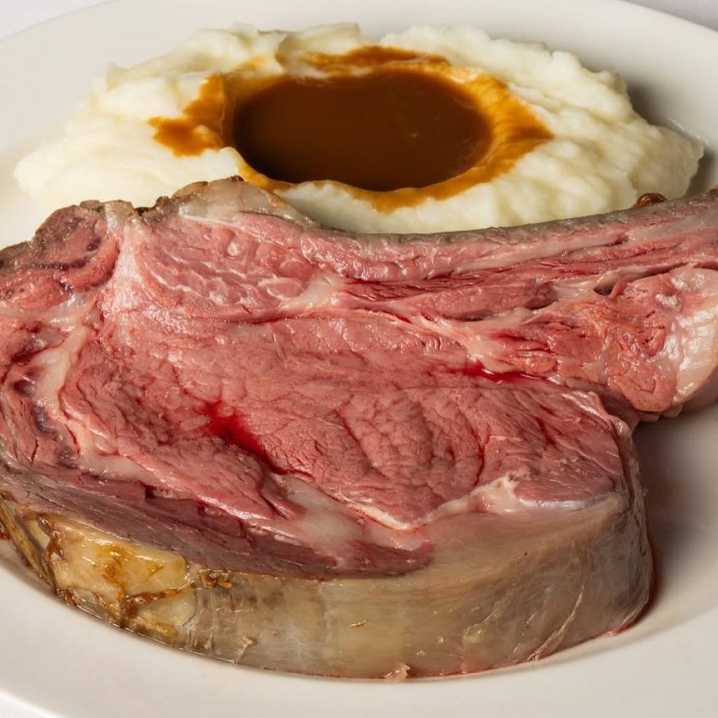 5 Steakhouse Chains With the Best Prime Rib and Sautéed Mushrooms, According to Diners