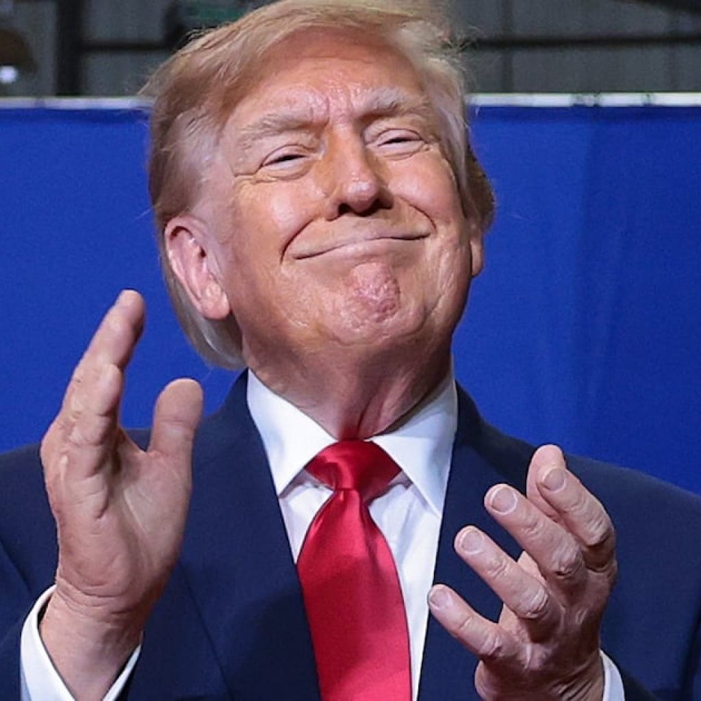 Trump Cheers On Wild Attacks on Protesters at Chaotic
Rally