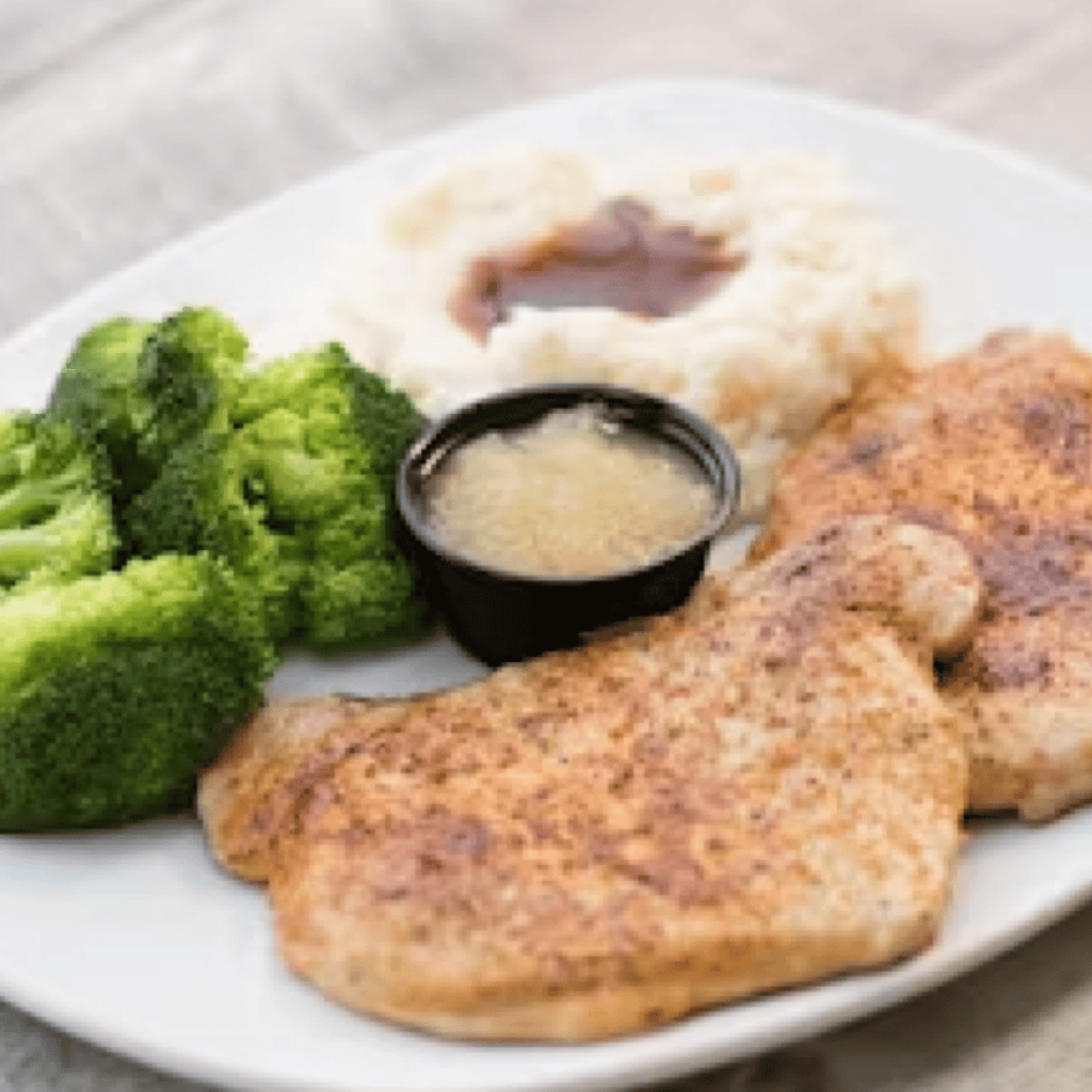 5 Restaurant Chains Where Dinner Still Comes With Two Sides, According to Diners