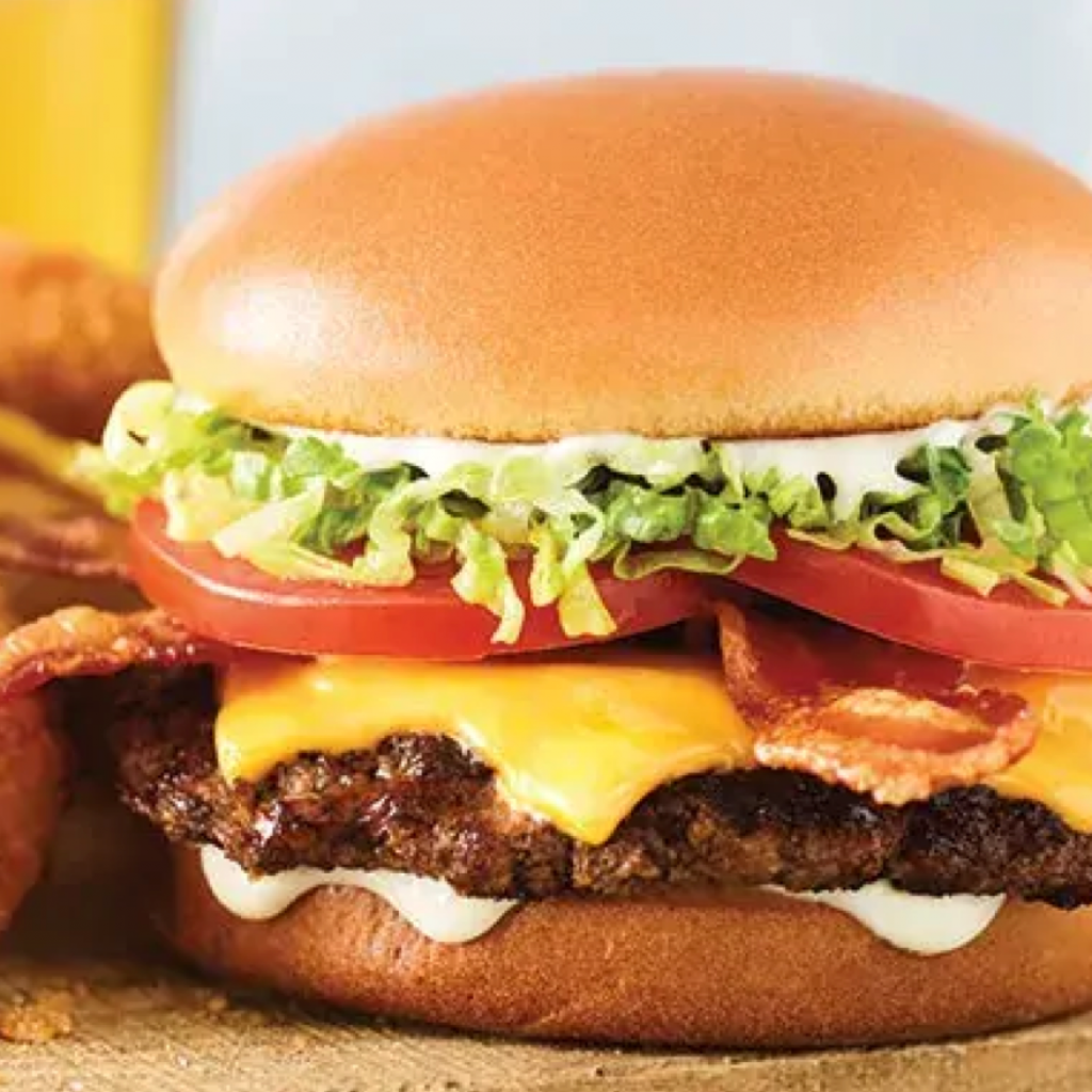 5 Restaurant Chains With the Best Cheeseburger & Onion Rings, According to Chefs