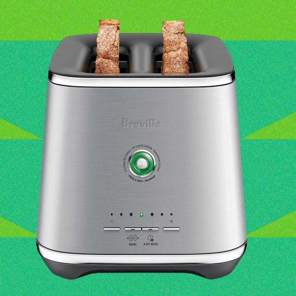 Breville Eye Q Toaster Review: Neat Sensors, but
Less-Than-Perfect Toast