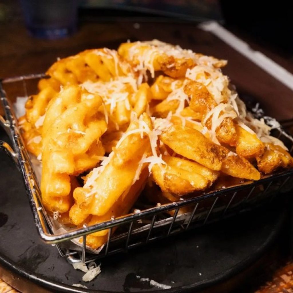 A Dash of That with Martina Yvette Allen: Repo &
Reruns Dinner returns to Savannah Taphouse