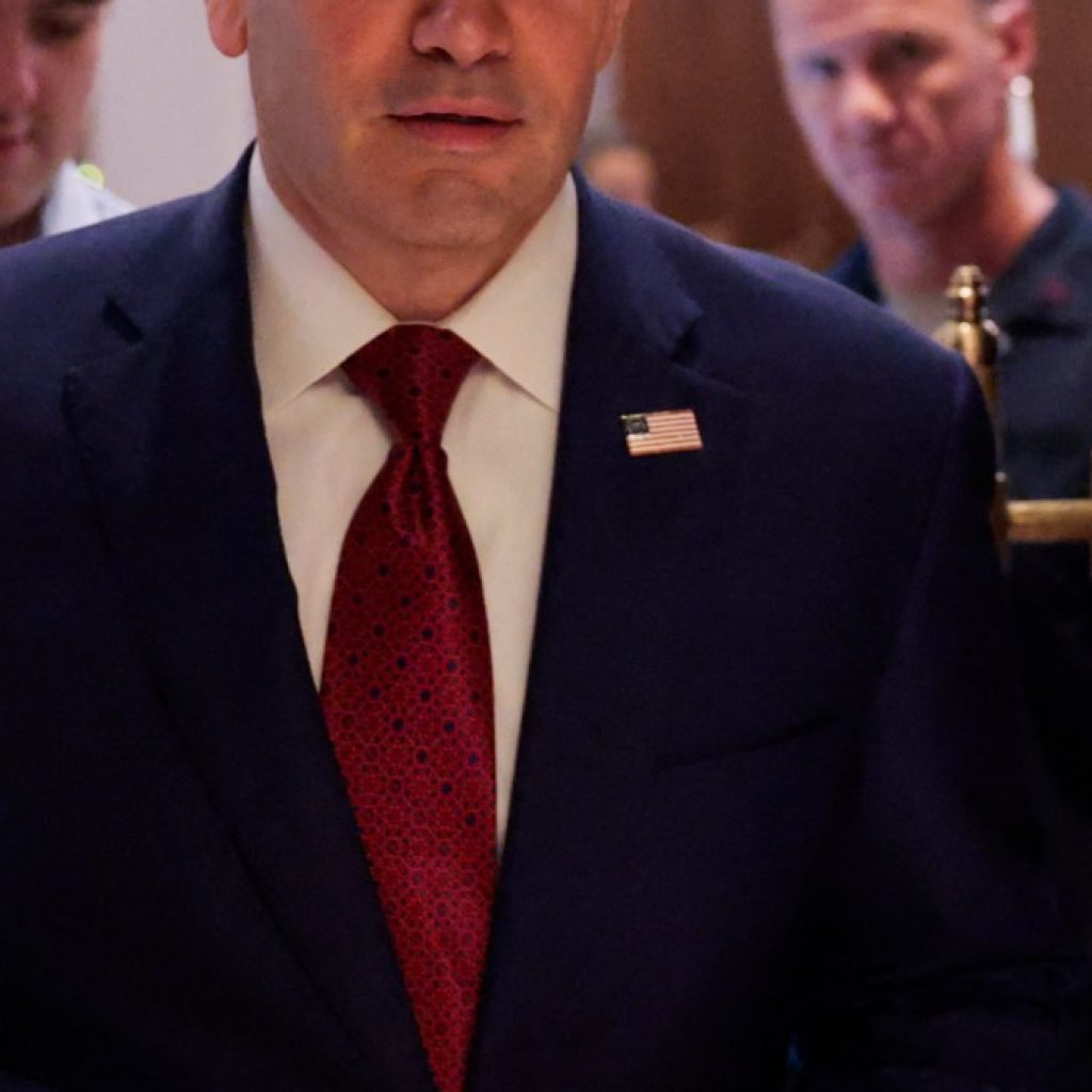 Rubio calls on Cubans to partner with CIA ‘to create
positive change’