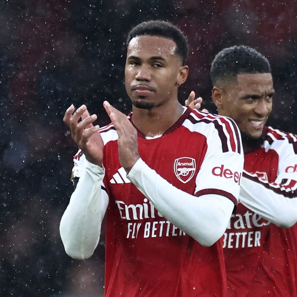Arsenal join Man City at Premier League summit, Spurs shock
Chelsea 2-0
