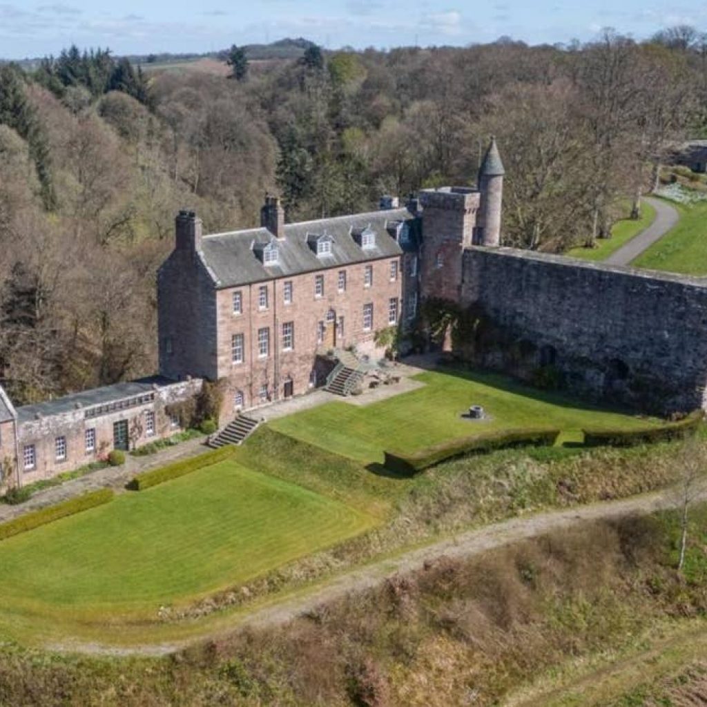 “The Traitors” has luxury travelers flocking to castles all over the UK