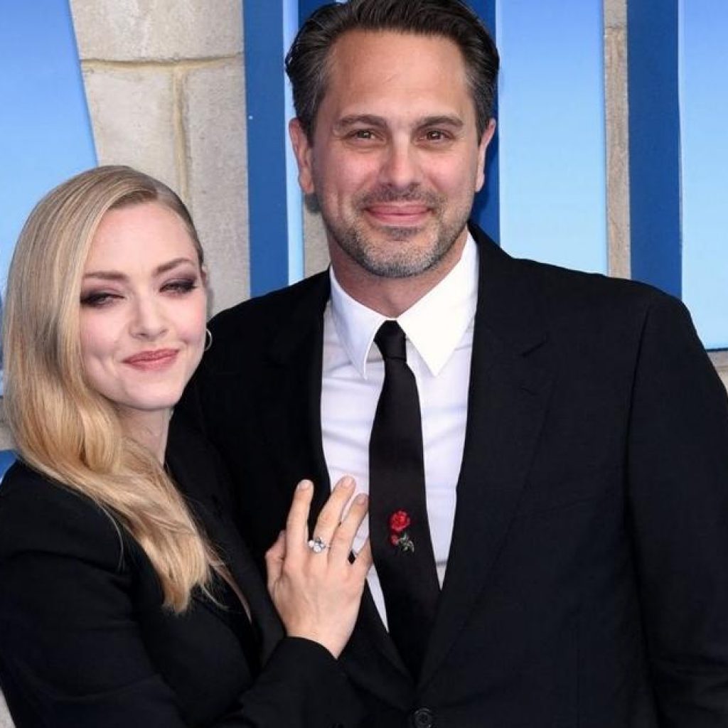 Amanda Seyfried’s Marriage Split Was a ‘Long Time Coming’ —
as Actress Had Already Ditched Her Wedding Ring