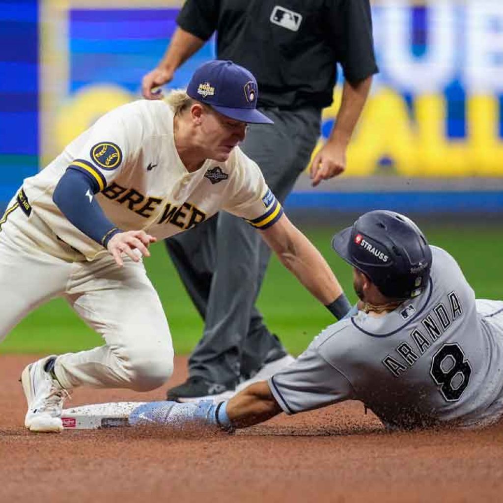 Brewers, Rays preparing for Game 3 in different ways as
World Series shifts to Trop