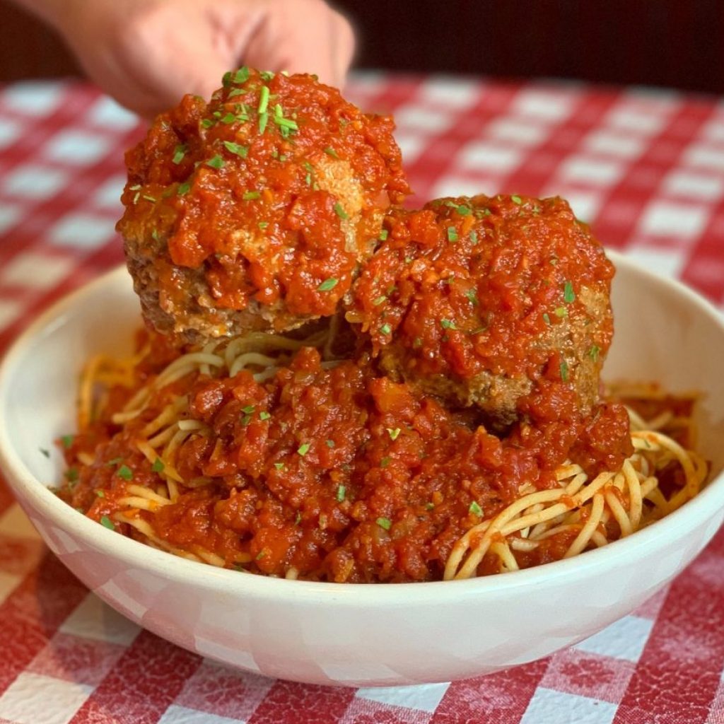 5 Restaurant Chains With the Best Spaghetti and Caesar Salad, According to Diners