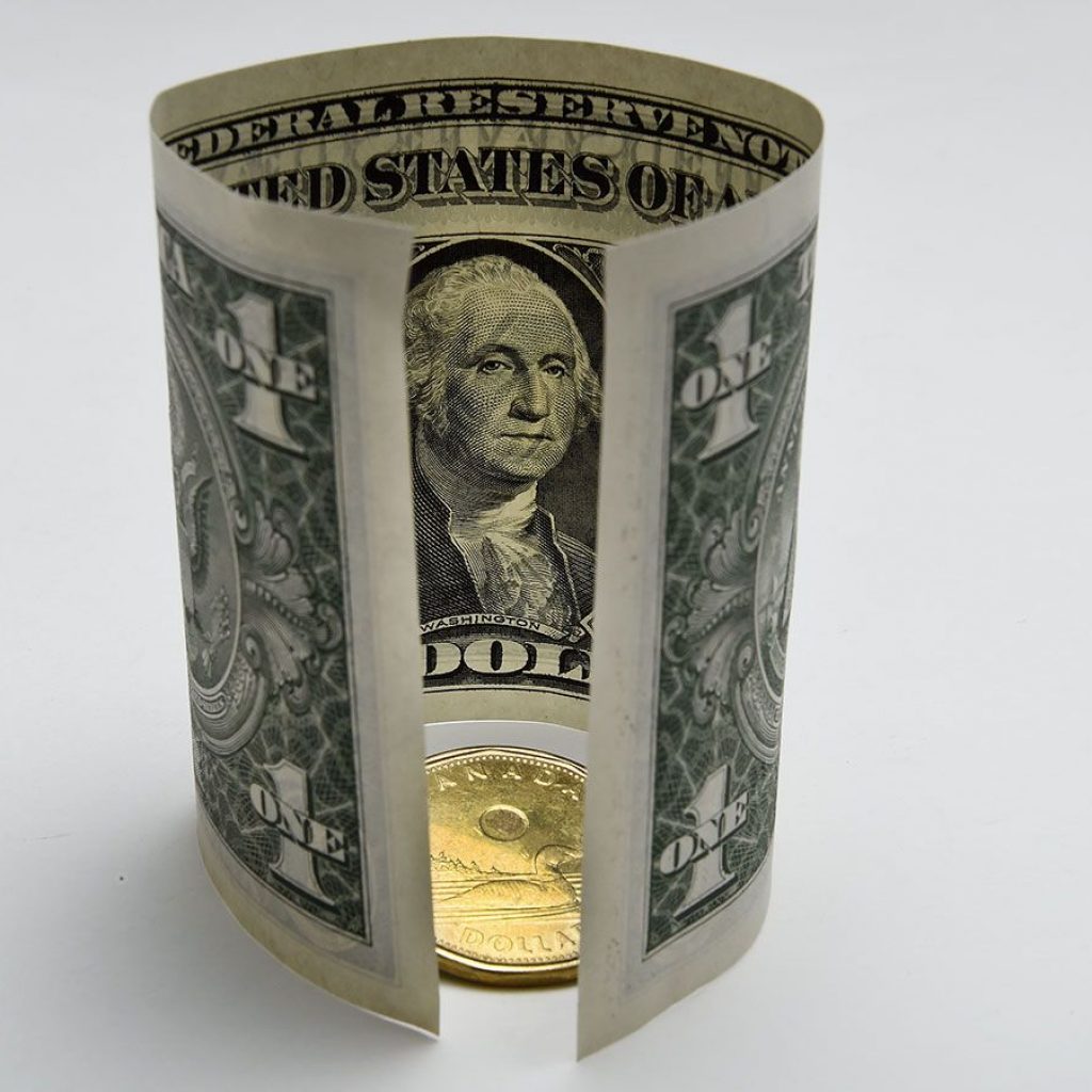 Posthaste: How a ‘leaky loonie’ could sway Bank of Canada interest rates