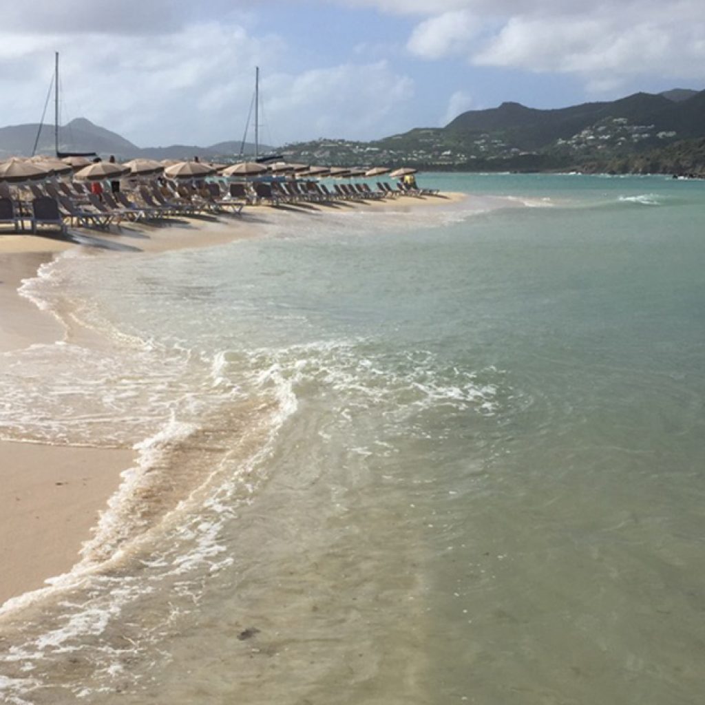 These Travelers Booked a Flight Without Knowing the
Destination. They Landed in St. Maarten.