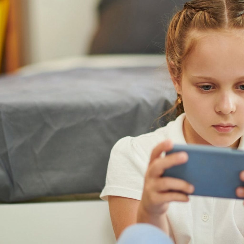 Screen time not consistently tied to children’s emotional or behavioral problems in a large Scottish study