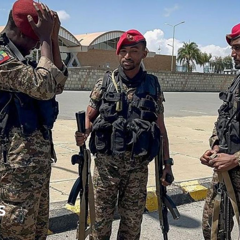 Ethiopia warns Eritrea it will defend itself after troops
cross border
