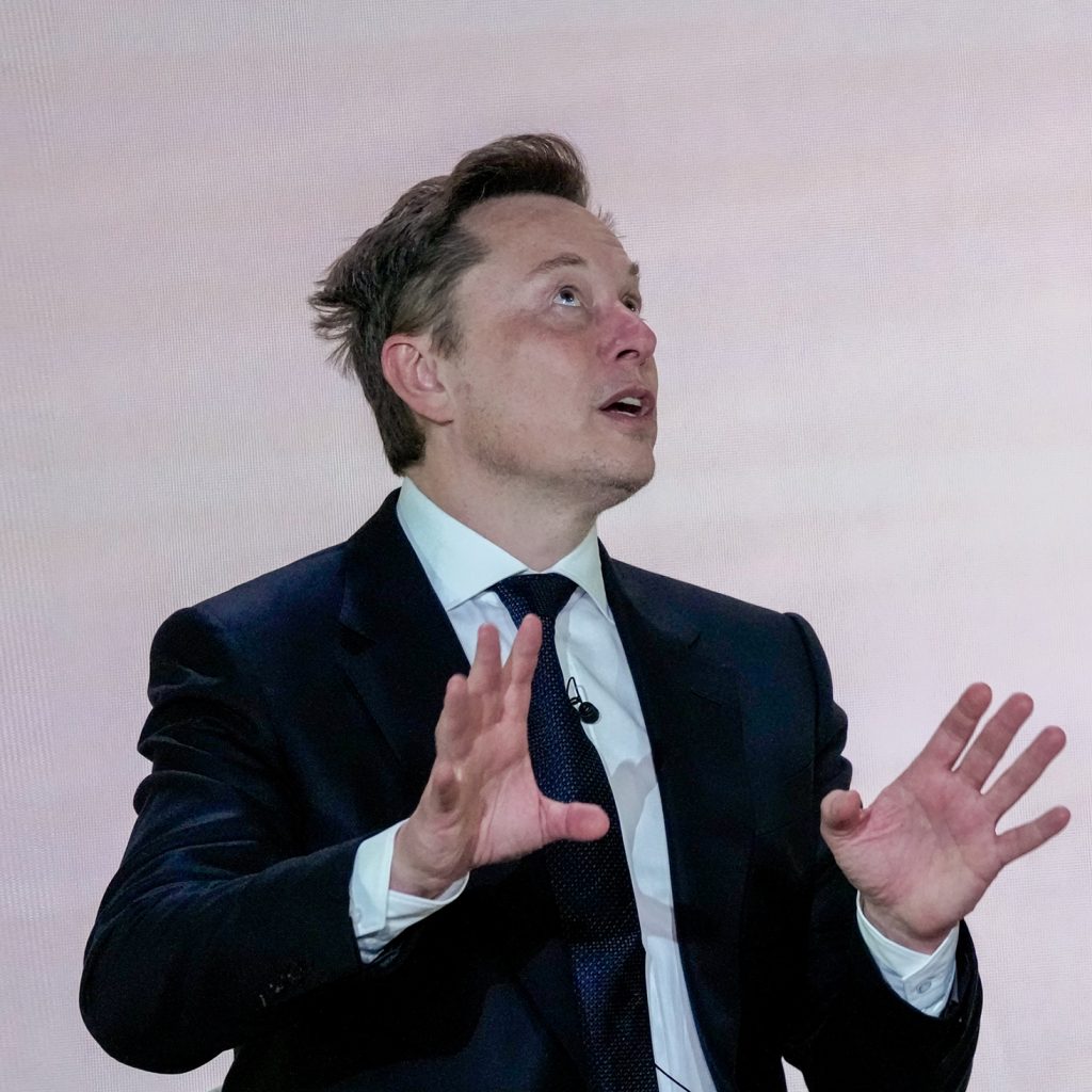 Elon Musk Just Said He’ll Give a SpaceX Share to ‘Every Kid in America.’ That Could Cost Him $10.7 Billion.