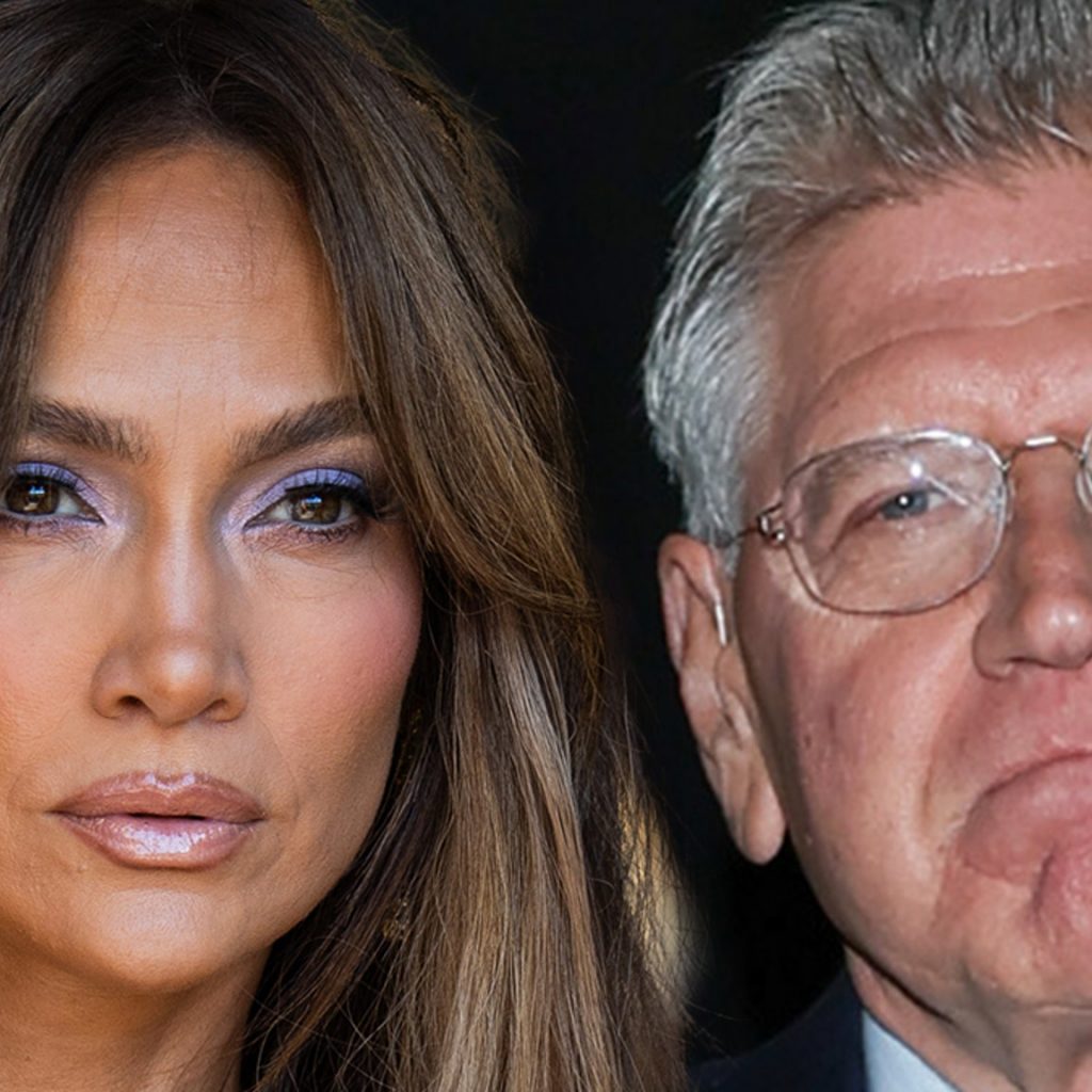 Jennifer Lopez Denies Report She and Robert Zemeckis Are
Butting Heads Over Movie