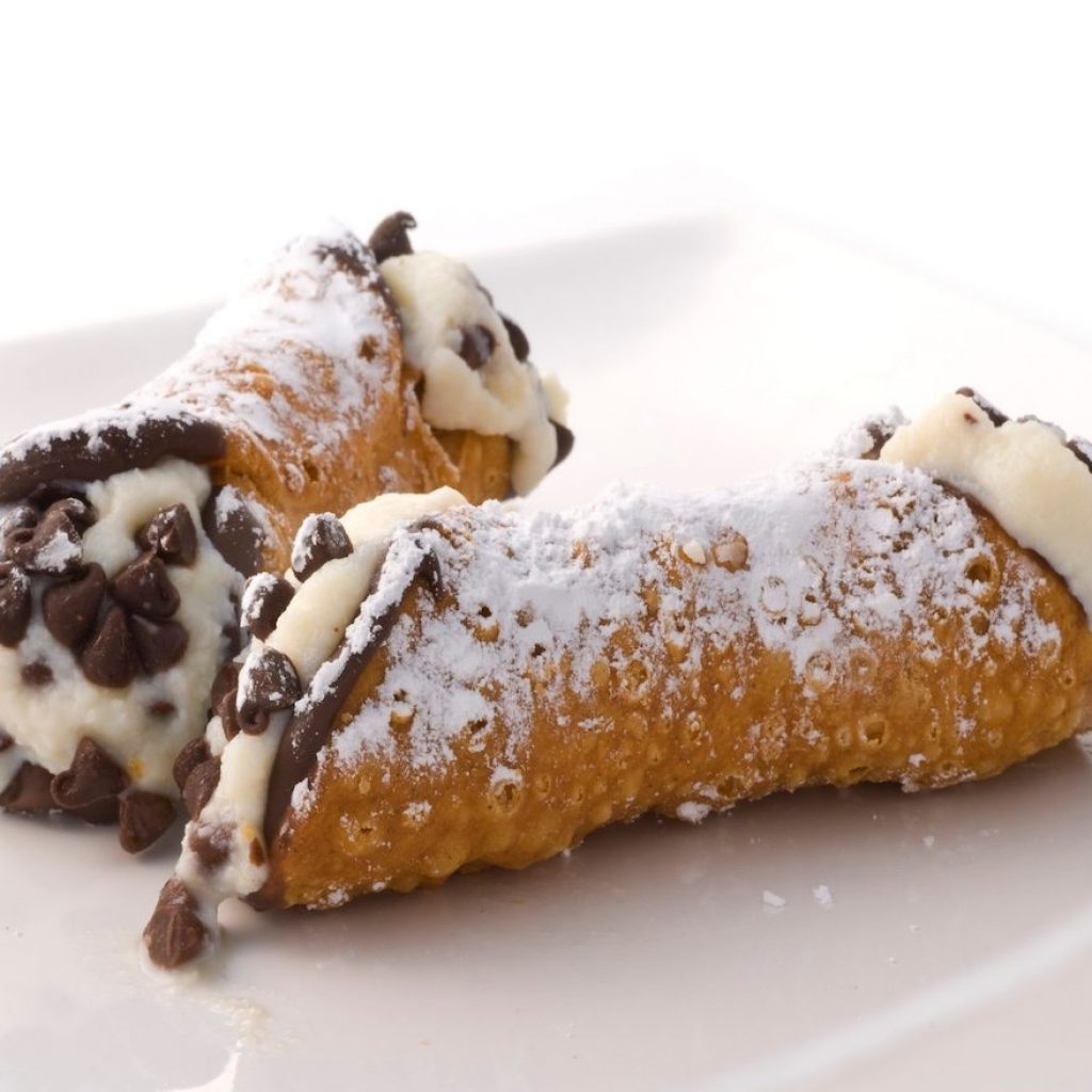 2 Italian Restaurant Chains With the Best Cannoli, According to Chefs