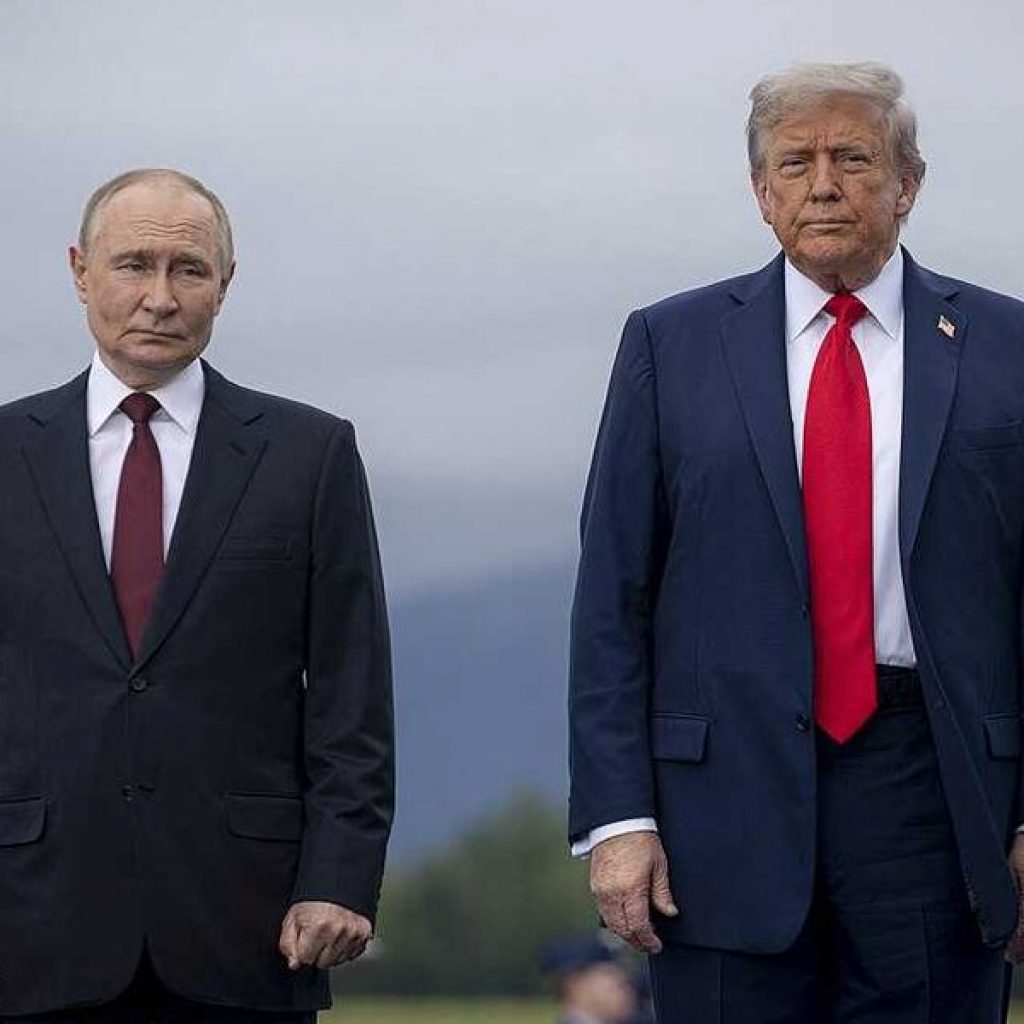 Trump risks US-Canadian defense operation by ‘playing
footsie with Putin’