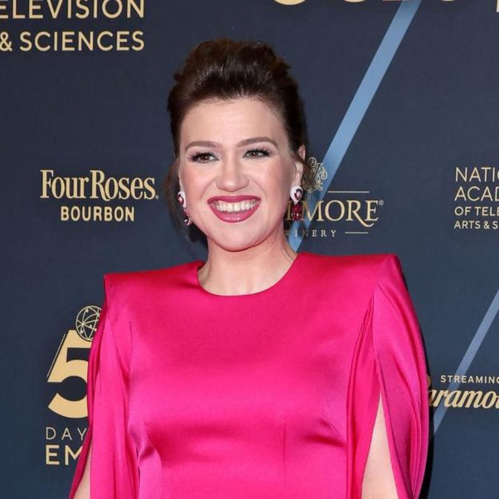 EXCLUSIVE: Kelly Clarkson Slams Brooklyn Boutique Over
Treatment