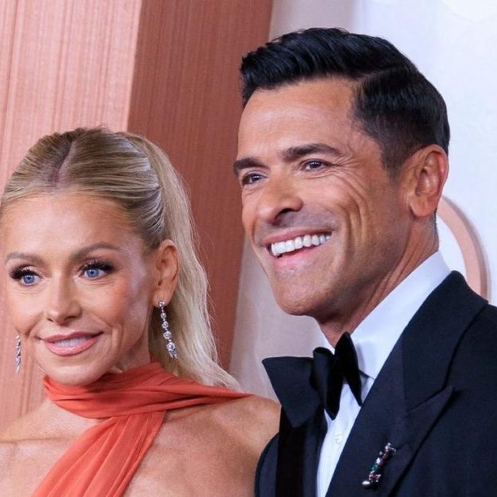 Kelly Ripa, 56, Bans Husband Mark Consuelos From Choosing
Her Outfit After She Dies — as She Reveals Plans for ‘Destination’
Funeral