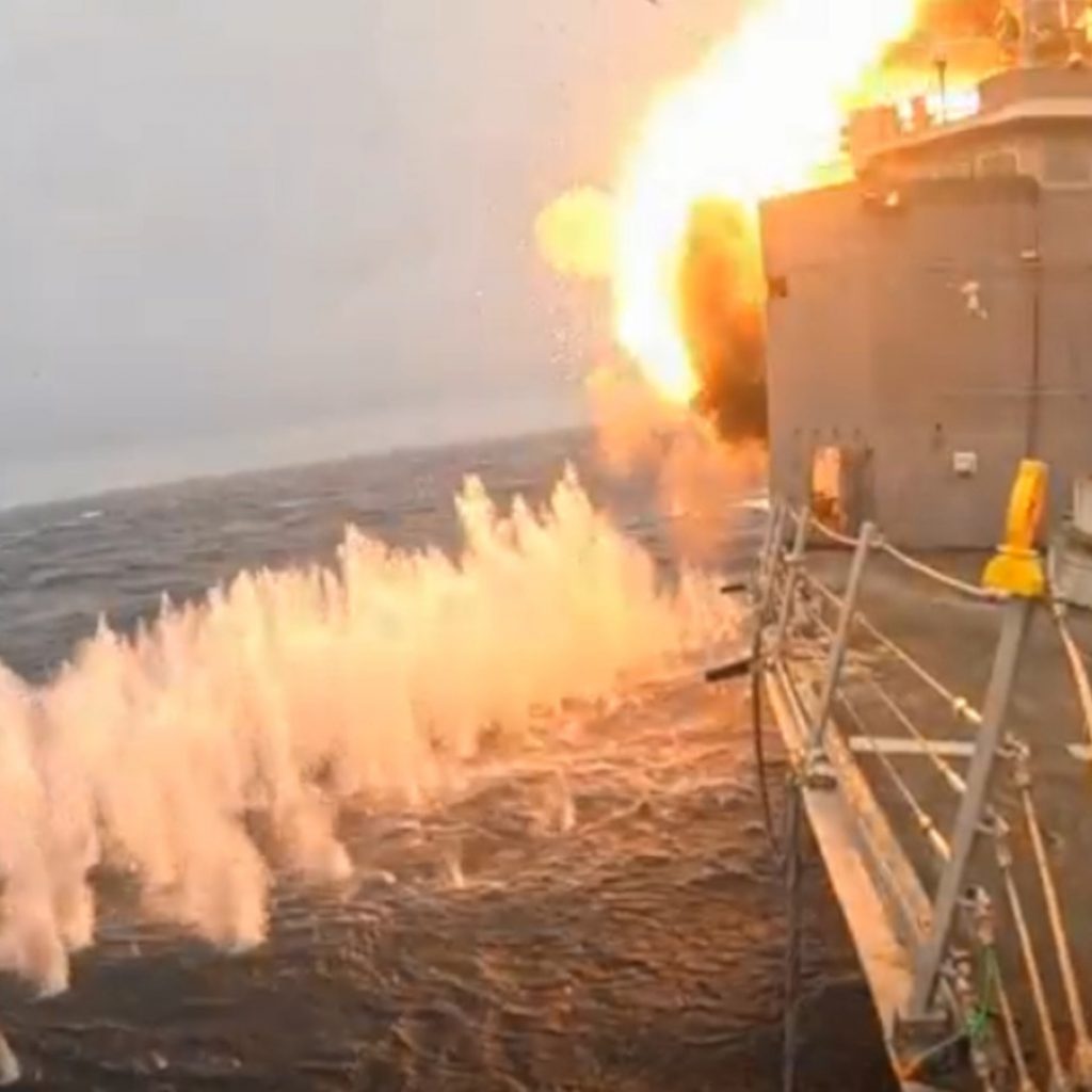 Old Navy Warship Off The Coast Of Scotland Gets
Decommissioned In The Most Metal Way Possible