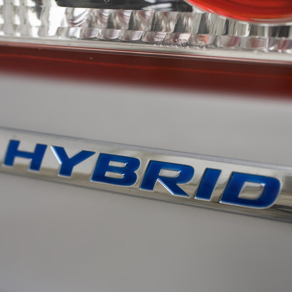 What’s The Difference Between Hybrid And Regular Motor
Oil?