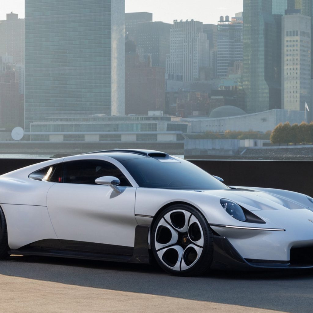 Porsche Mission S Concept Envisions A Driver-Focused Future
Without Any Distracting Displays
