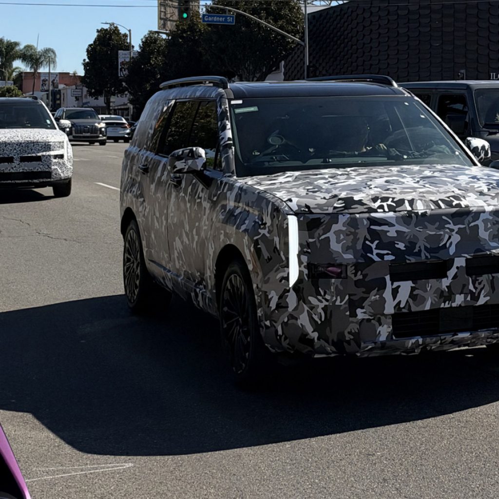 We Spied The Facelifted Santa Fe That Will Be Hyundai’s
First Range-Extender Hybrid