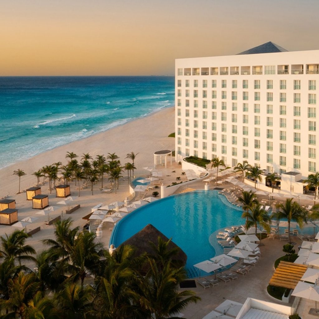 This Adults-Only Resort in Cancun Has Butler Service,
Oceanfront Suites and a Wellness Focus