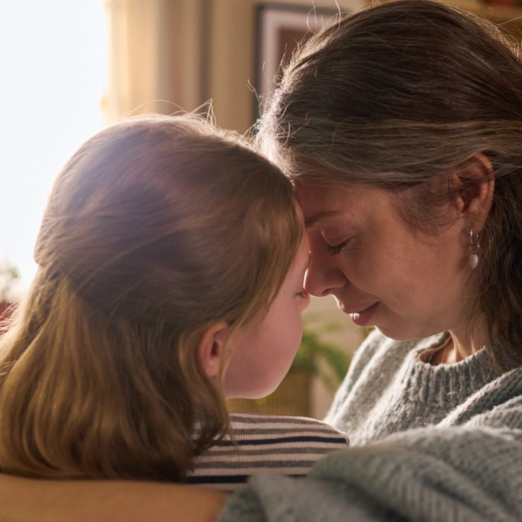 A strong emotional bond with a mother predicts resilience after childhood trauma
