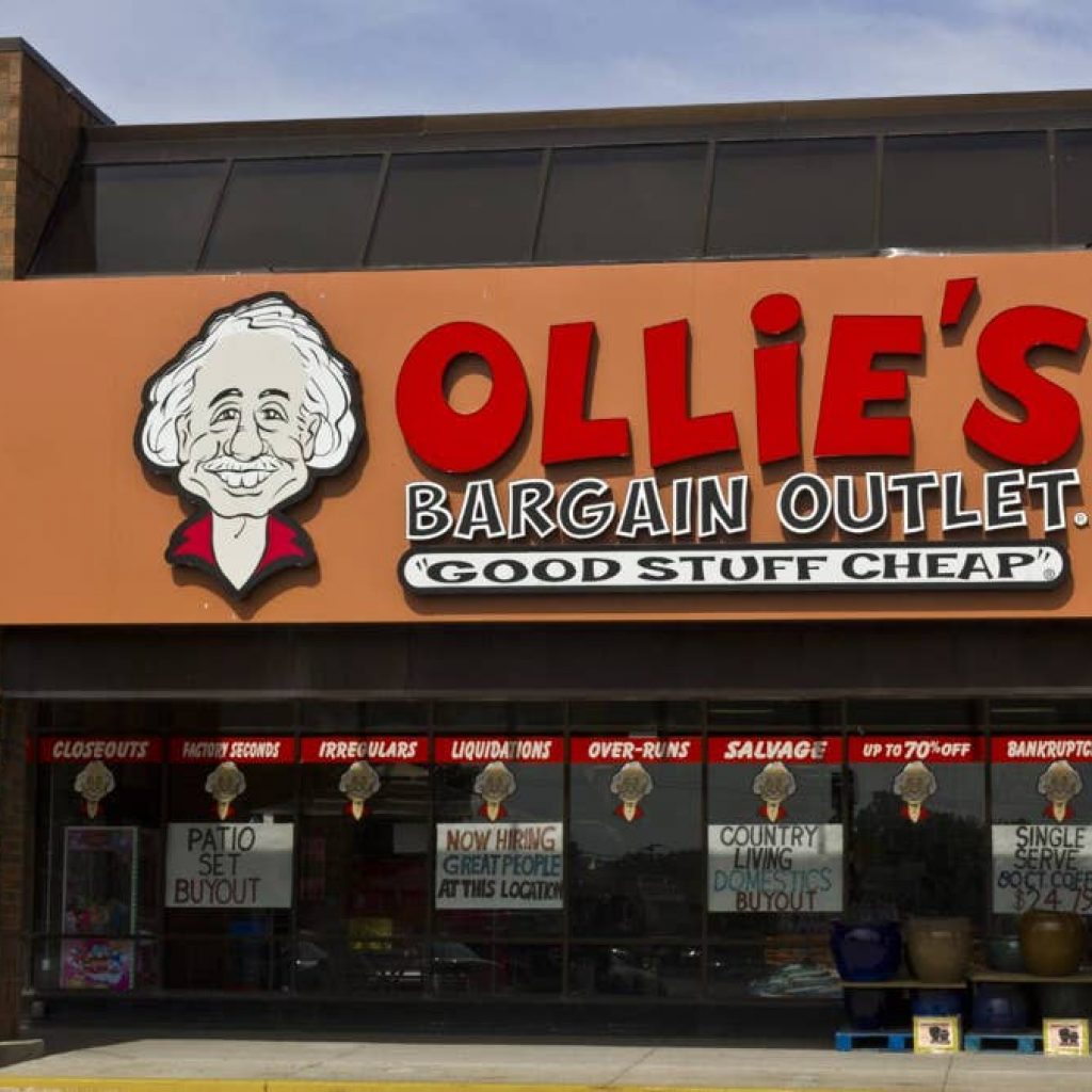 Ollie’s, Five Below, and Dollar General all share troubling shopping pattern