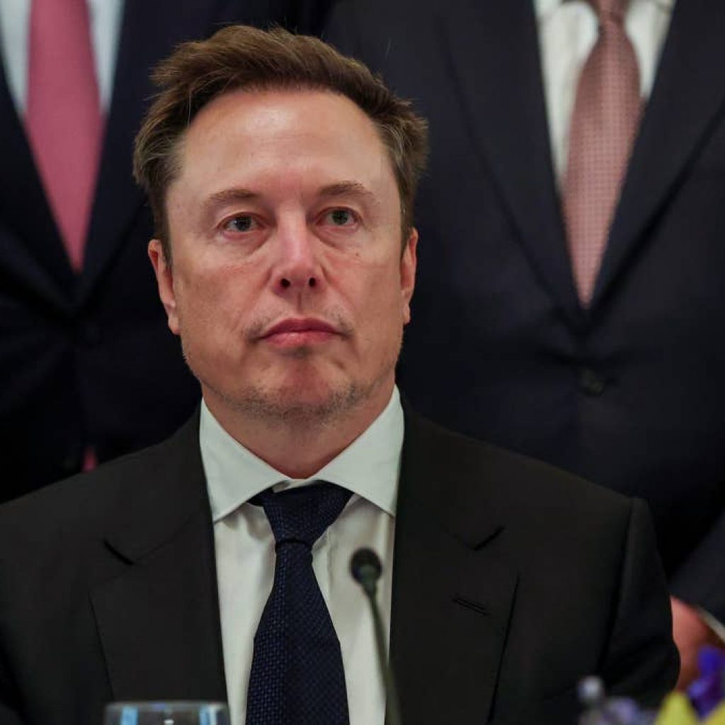Elon Musk reportedly invests $1 billion in media giant