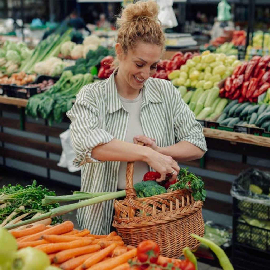 94-year-old grocer launches chain to undercut Costco, Walmart