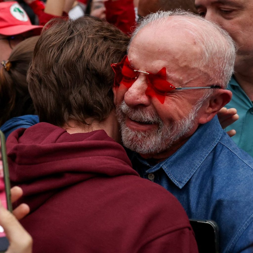 Lula re-elected president in Brazil but his opponent refuses
to accept result